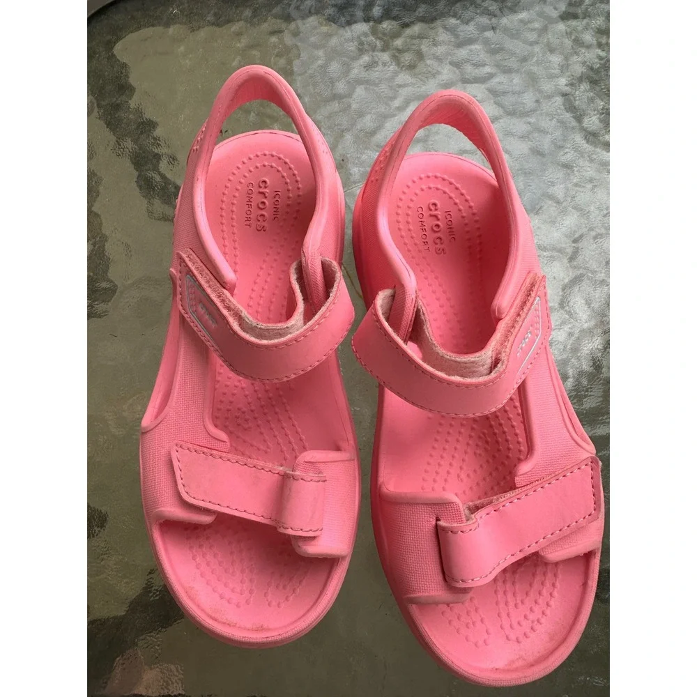 Crocs Sandal Adjustable Strap Pink Sandals Comfortable Kids Size Junior 1